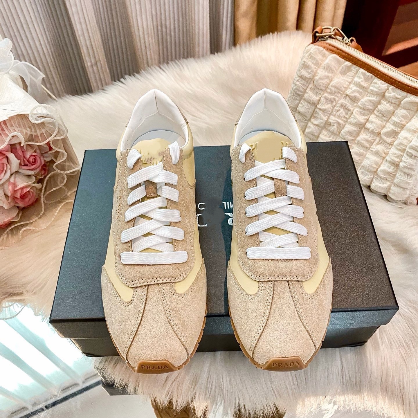 sneaker woman designer retro leather lace round toe luxury comfortable white casual street city vintage fashion sport stylish office party trendy mo
