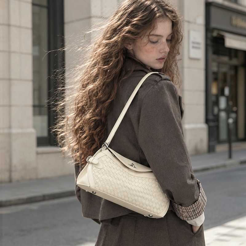 New Korean style genuine leather bag a high quality versatile shoulder bag for commuting easy to match with everyday perfect as a crossbody bag for