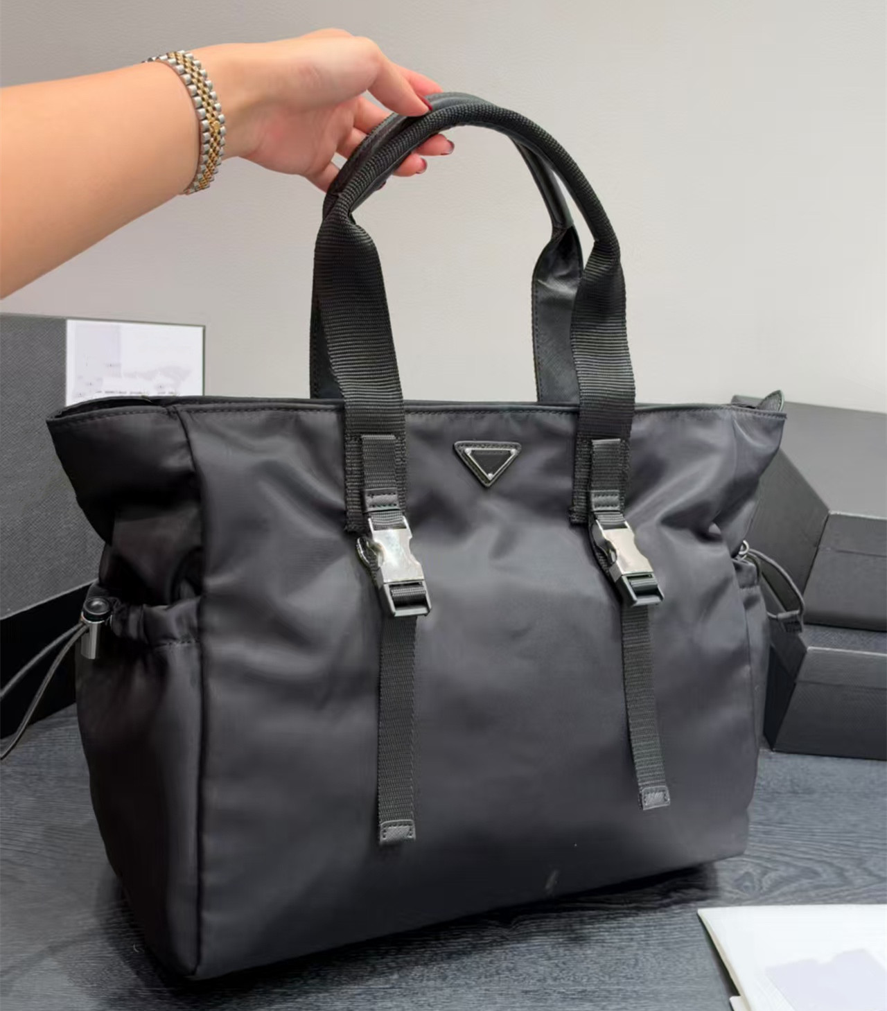 40 cm High quality nylon tote bag for men and women large capacity notebook computer briefcase outdoor storage designer shoulder bag 923 men's