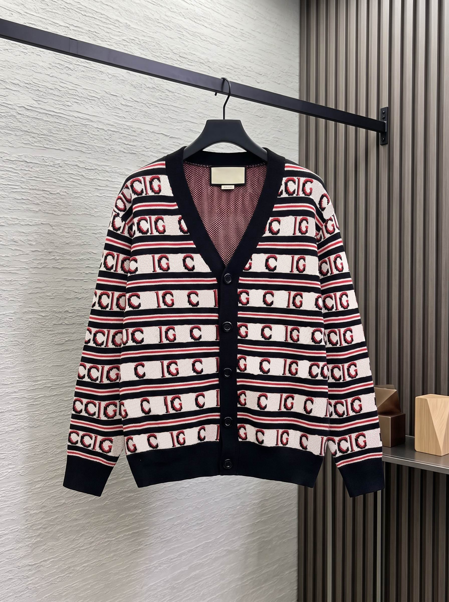 2026 Sweater Cardigan Brand Long Sleeve Knitted Sweaters Designer Elegant Cashmere Sweaters k356