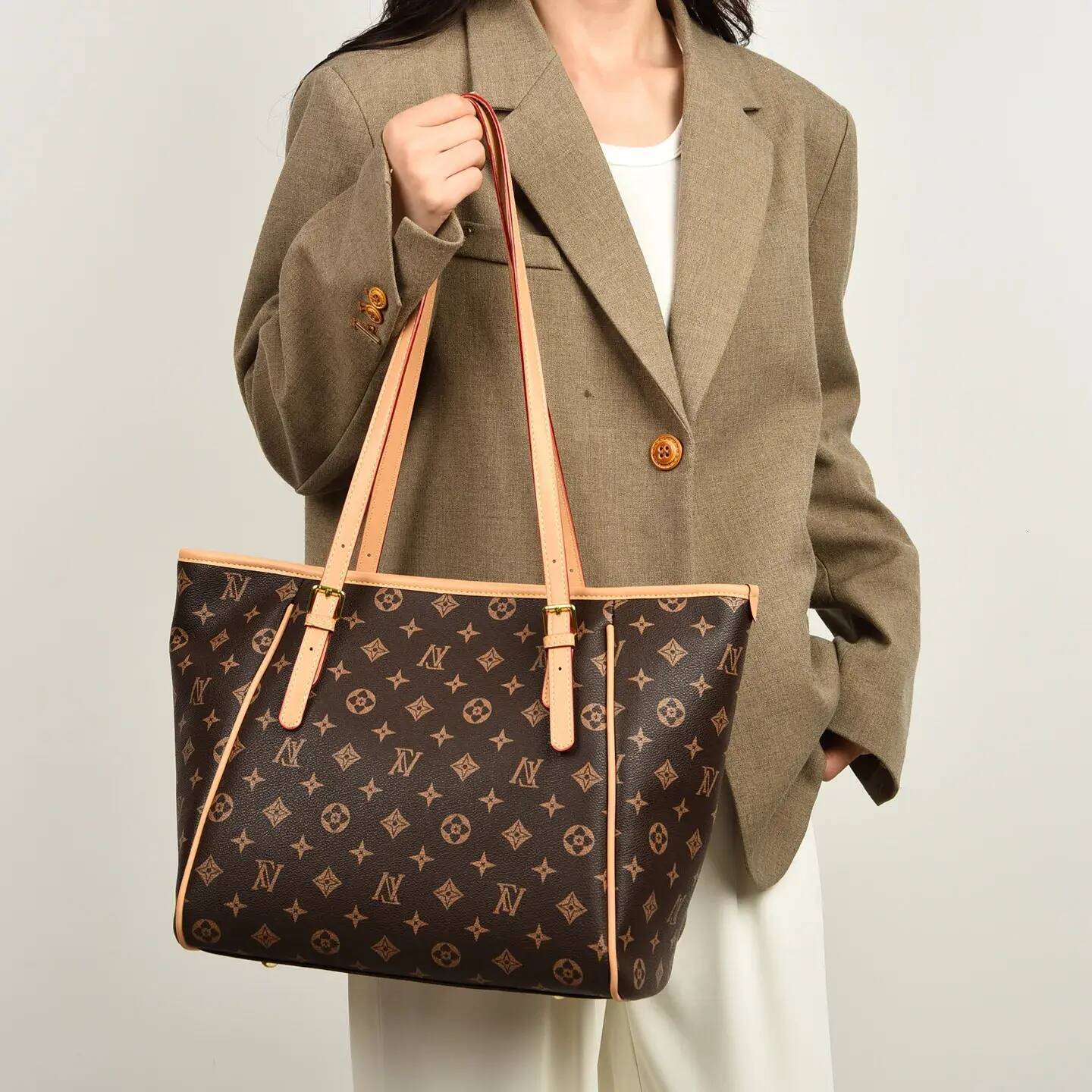 Shoulder Bag Luxury OULAIMEIZI fashion 2026 New Fashion Retro Designer Casual Tote Bag Versatile Trendy Large Capacity Travel Bags For Women Single