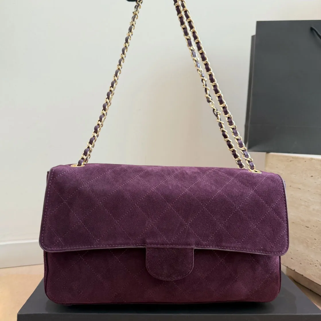 Women's Vintage Suede Quilted Flap Shoulder Bag Large Capacity Crossbody Bag Brown Soft Suede Designer Bag Diamond Quilted Chain Bag Messenger