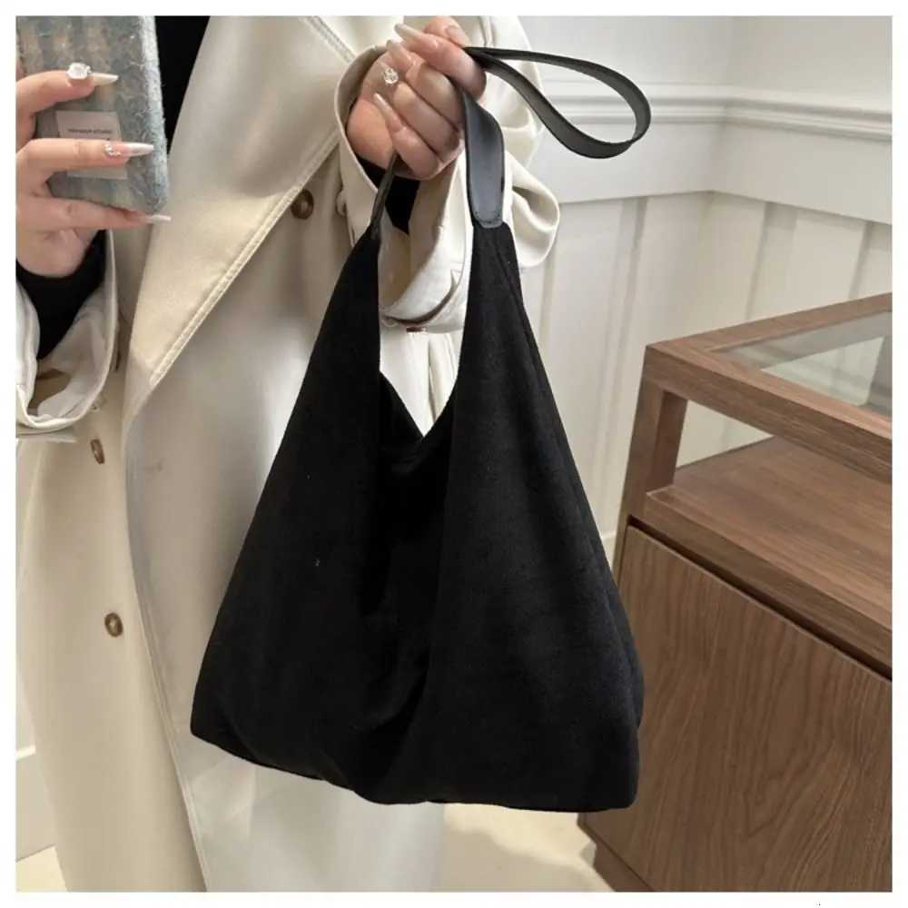 Designer and Autumn Totes Winter New Vintage Wen's Bag Large Capacity Fi Suede Shoder Bag Solid Color Simple Versatile Bucket Bag J261016