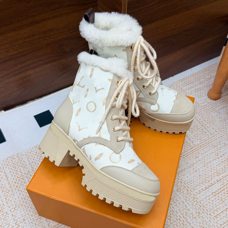 Laureate Platform Desert Boot Womens Western Cowboy Boots 1AC7S9 Ladies Coarse Heel Sand Boots Ladies Classic High Heel Boots Treaded Rubber Outsole