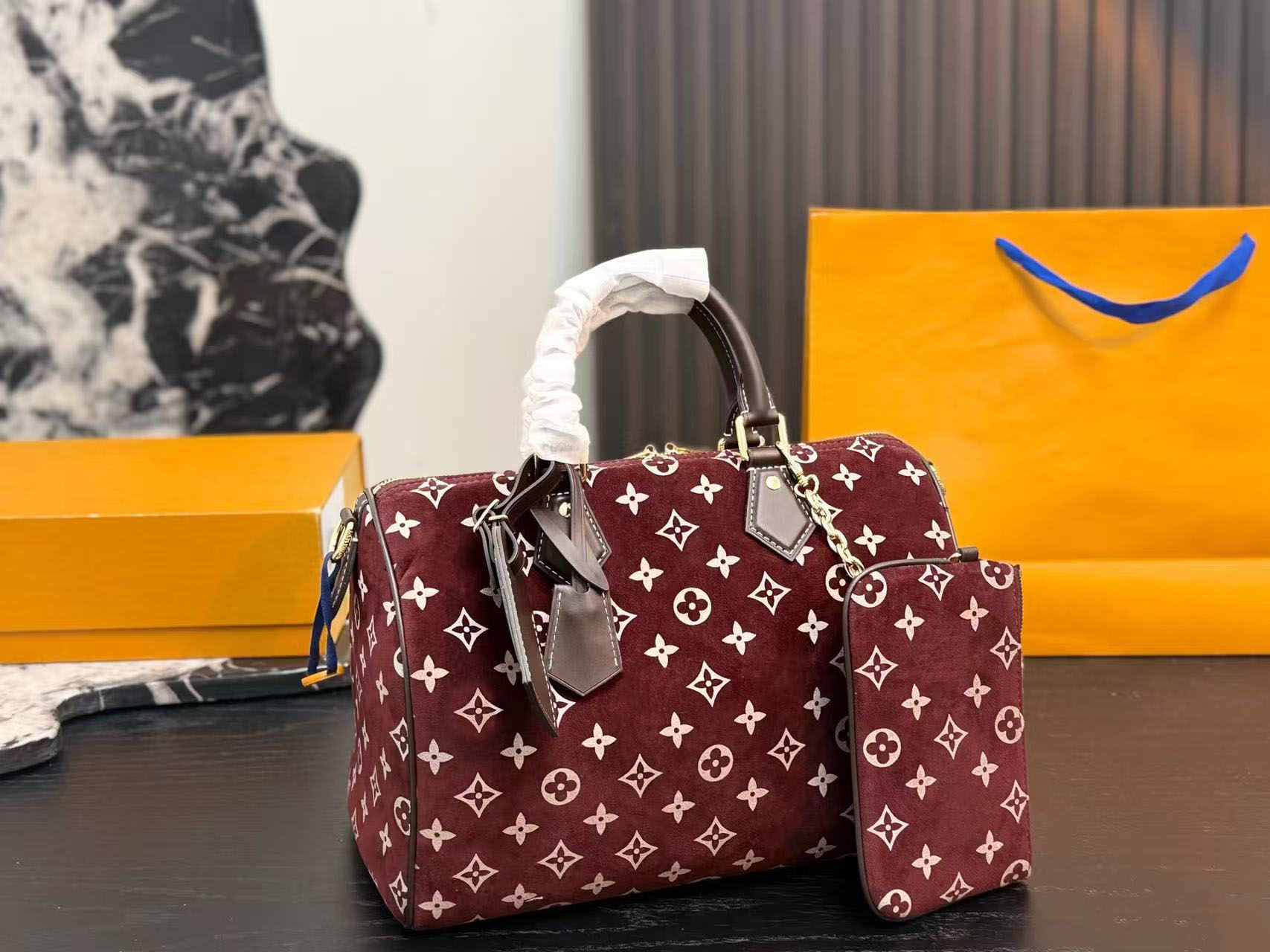 Designer bag Luxury bag Na-no Pillow Bag Luxury Classic Leather Shoulder Bag for Ladies Roomy Vintage-Inspired Pillow Shape Handbag