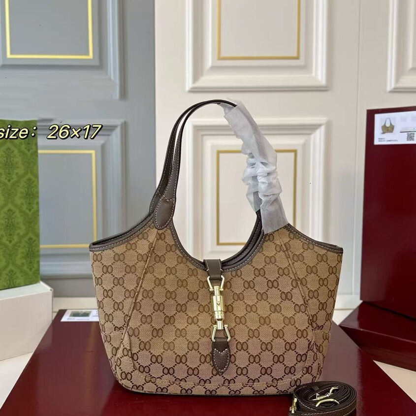 Women Luxury Designer Mirror Quality Shoulder Crossbody Handbag 2026 Trend Beach Travel Ladies Purse Ins Blogger Hot Girl Versatile Casual Vacation