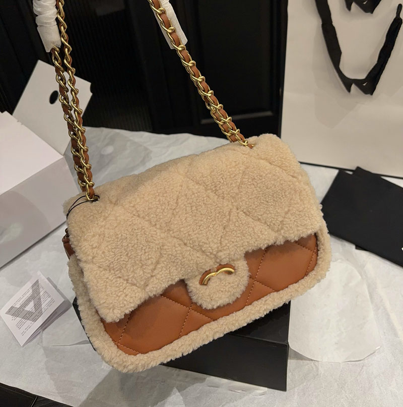 Designer Bags Women Quilted Lamb Wool Flap Shoulder Bag Fleece Leather Patchwork Chain Crossbody Purse Ladies Vintage Gold Metal Turn Lock Handbag