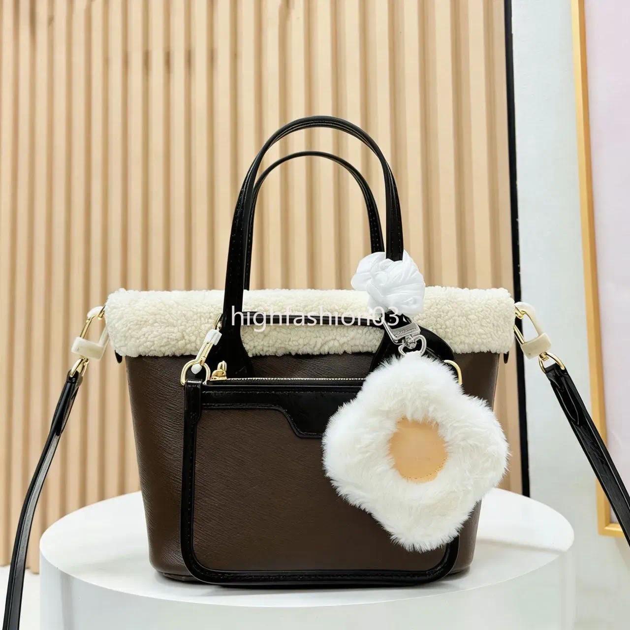Designer women's lamb wool handbag plush bucket bag double-sided shoulder cross shoulder handbag fashion two-piece set small square bag bucket