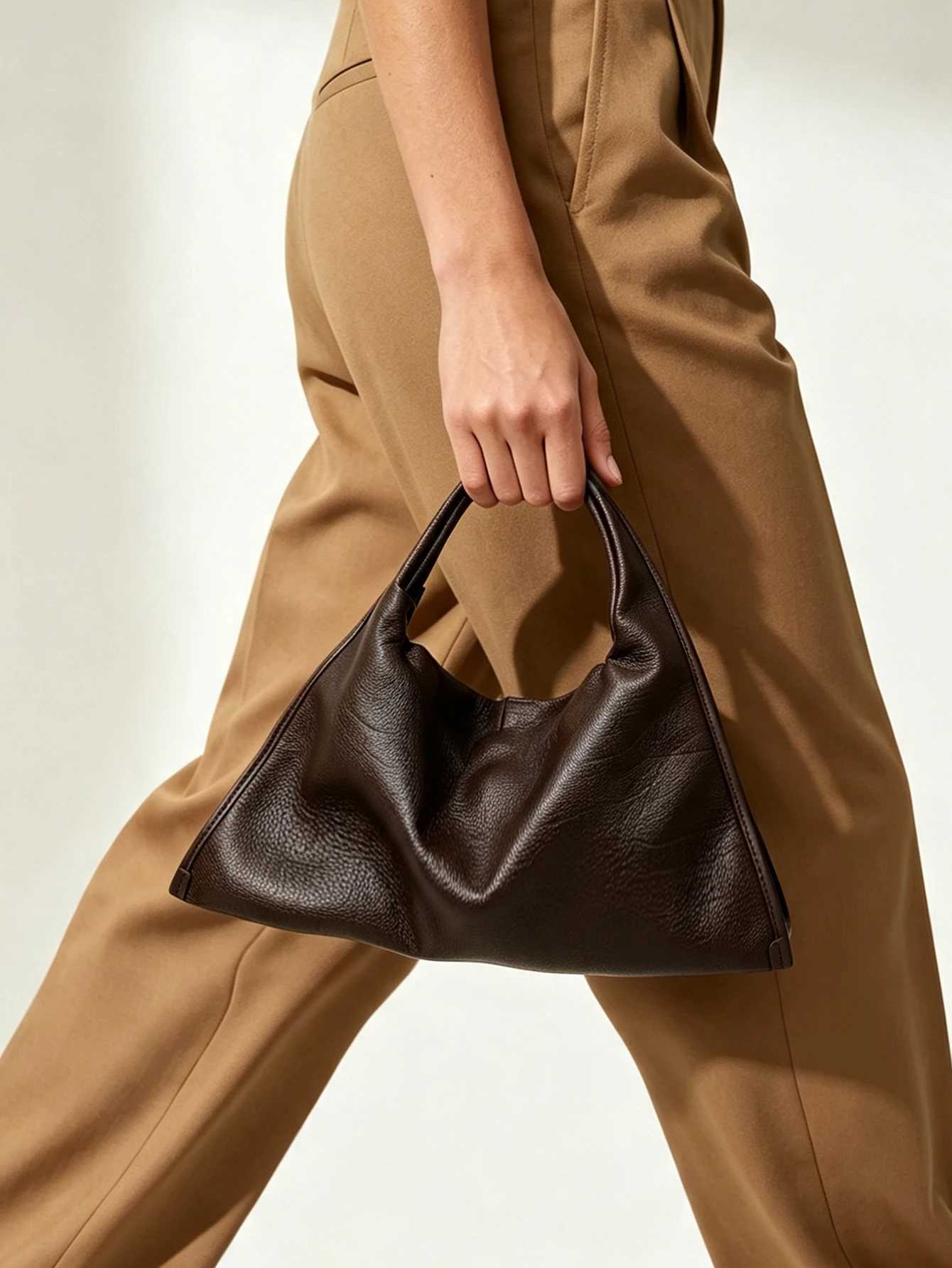 Evening Bags Totes 2026 niche Design Advanced Texture Top Layer Sheepskin Portable Cloud Bag Soft Leather Fashion Hand-Held Horn Bag S H261016
