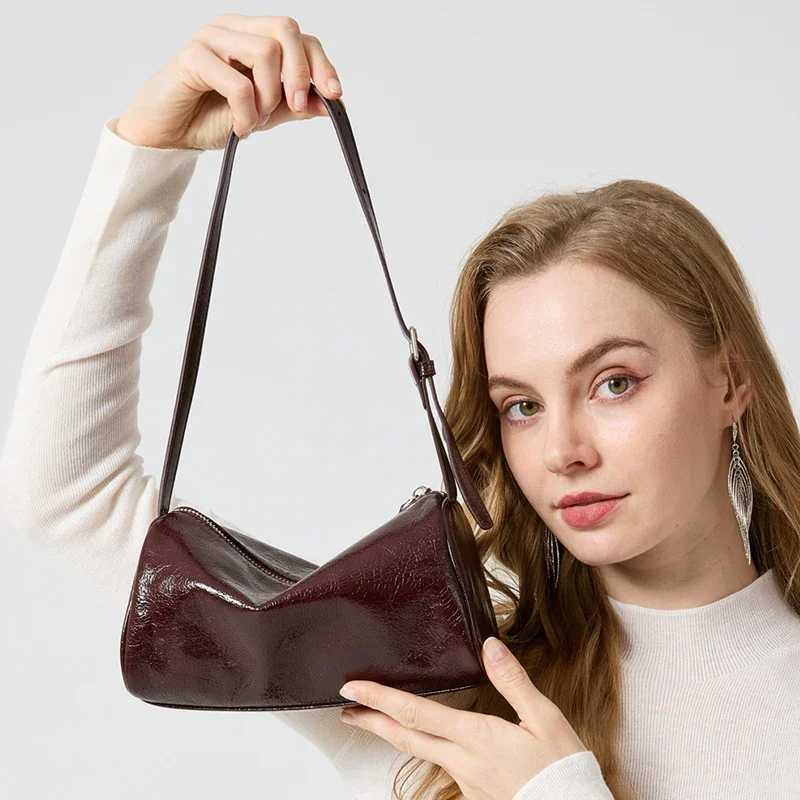 Cross Body New Women's Small Genuine Cowhide Barrel Shoulder Bag Real Leather Round Cylinder Handbag Designer Crossbody Purse H261016