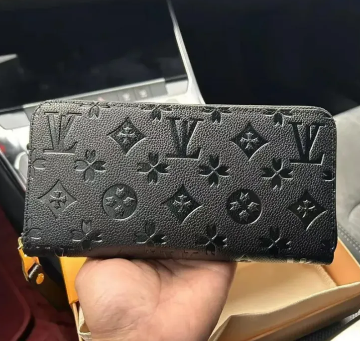 Designer Wallets Women Wallet Leather Men Wallet Zipper Lady Long Purse card holder bag Embossed Flower short Wallet bag Designer Bags 2026 Trends C