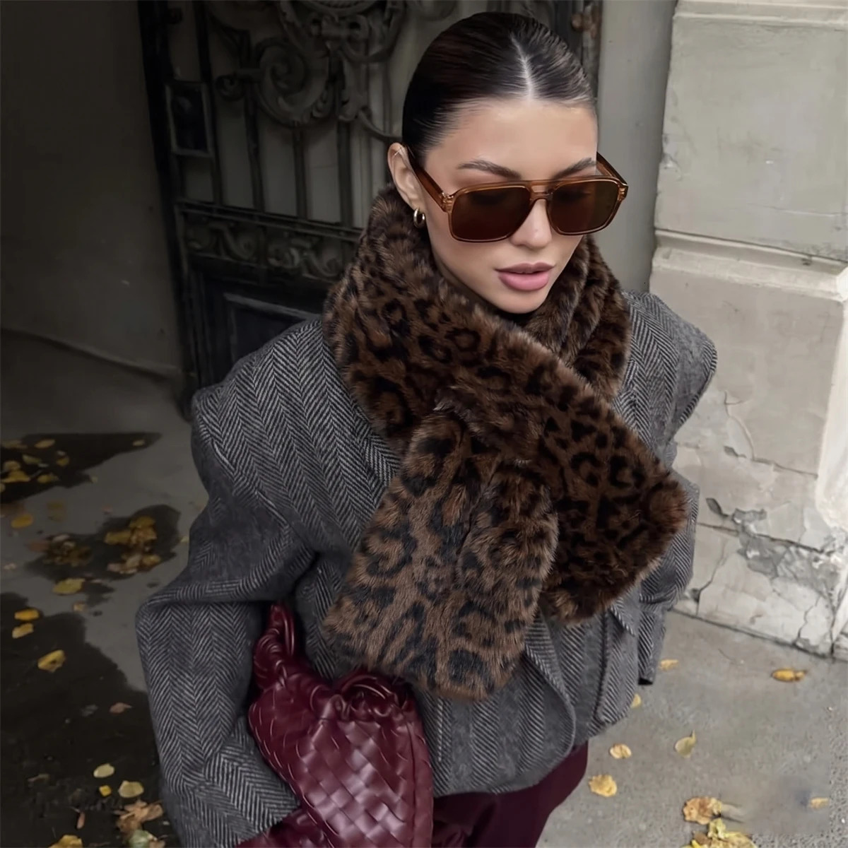 Leopard Print Faux Fur Scarf for Women Fluffy Warm Neck Collar Winter Fashion Plush Scarves for Coat Streetwear Outfit 261017