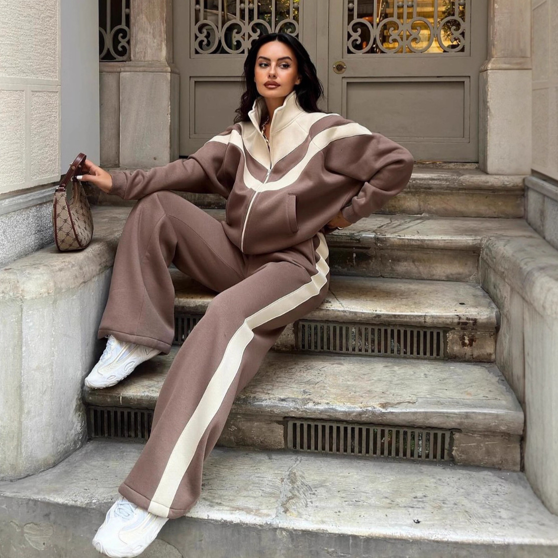 Womens Tracksuit Tracksuit Women Designer Zipper Cardigan Lapel Neck High Waist Beaded Sweatsuit Spring Casual Sport Outfits Clothes