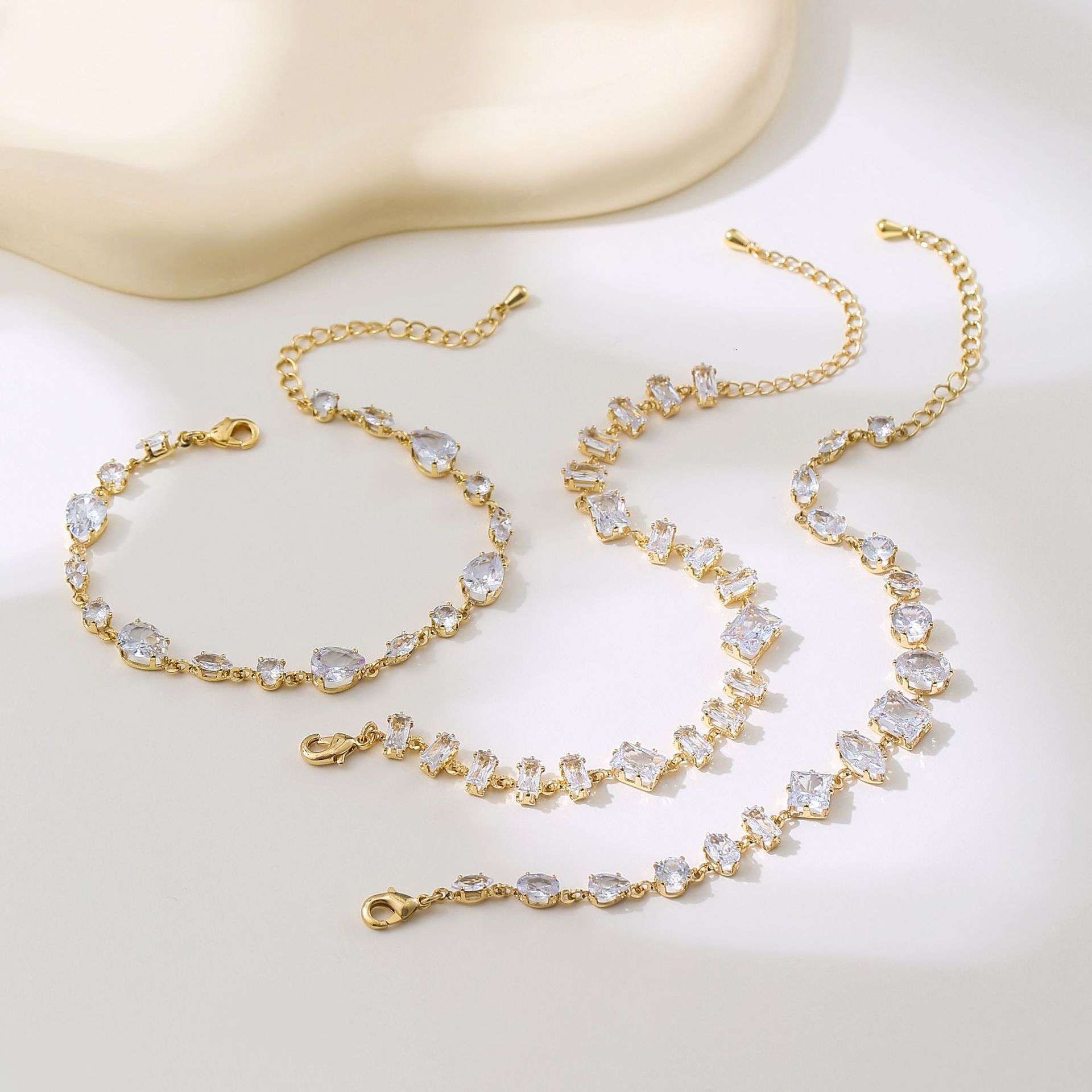 Romantic French-Style Bracelet With Zircon Hearts Freshwater Pearls, 18K Gold Bracelet, Light Luxury, High-End Fashion, Sweet And Stylish