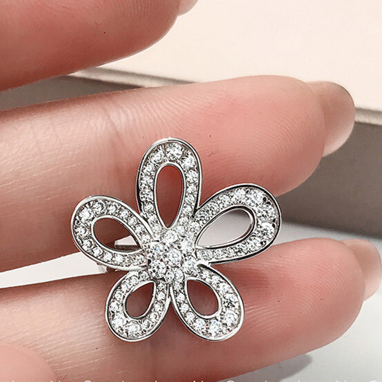 Designer Jewelry vanly Large floral earrings, high-quality, thick rose gold plated, diamond-encrusted, featuring large flower designs and fully