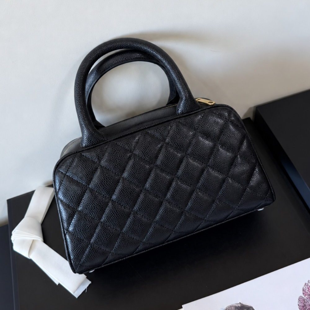 Quilted Bowling Bag Caviar Leather Double Top Handle Structured Spacious Vintage Chic for Daily Commute Top-Tier Designer New Arrival