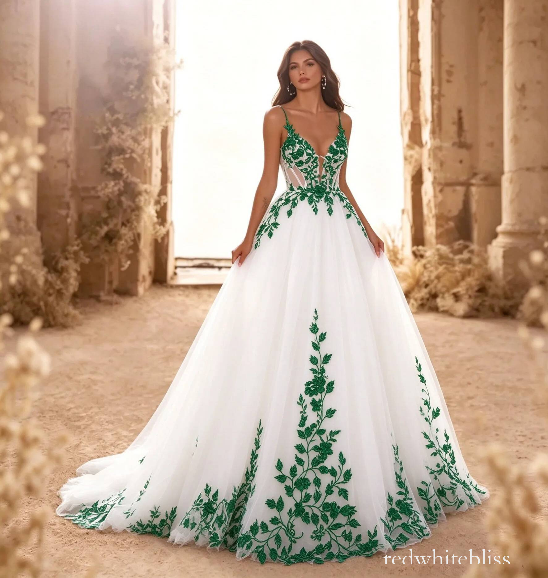 New Boho White Tulle Wedding Dress Spaghetti Strap V Neck Green Leaf Lace Appliques A Line Bridal Gown Floor Length Train Beach Bride Formal Wear Cu