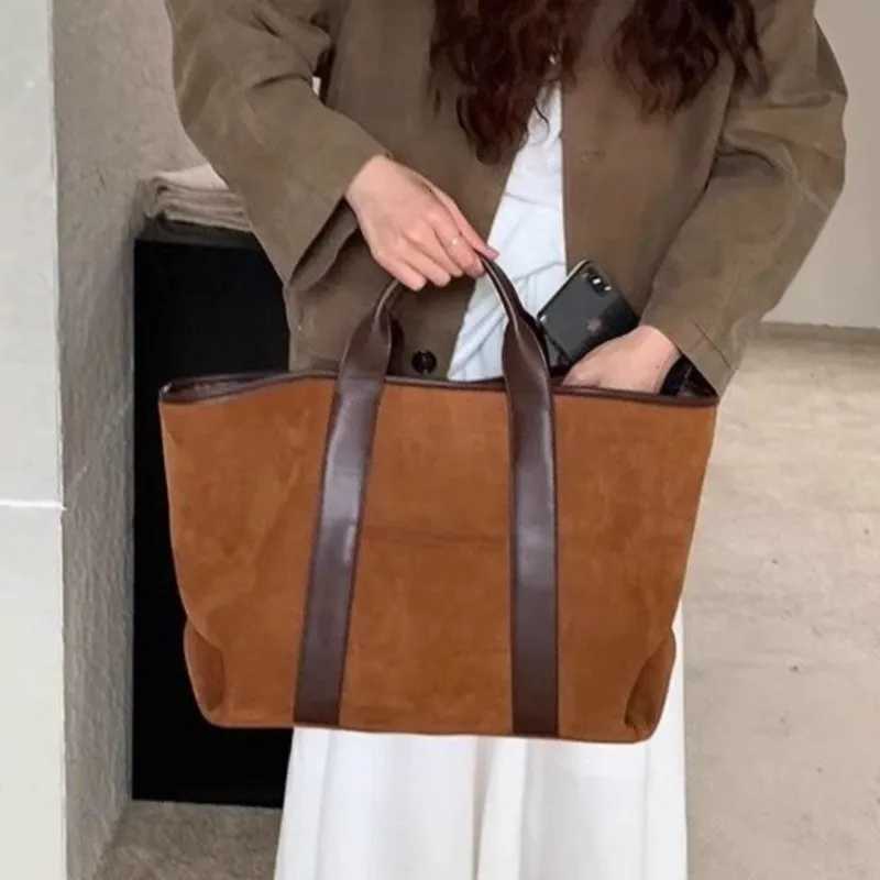 Cross Body Suede Large Capacity Tote Bag Women 2025 Autumn Winter New Niche Design Handbag Ladies Casual Commute Simple Shoulder Bag H261016