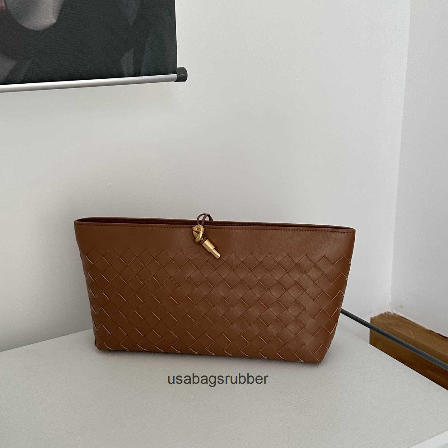 Sleek Designer Style woven men's bag made of cowhide simple and high end with a luxurious feel