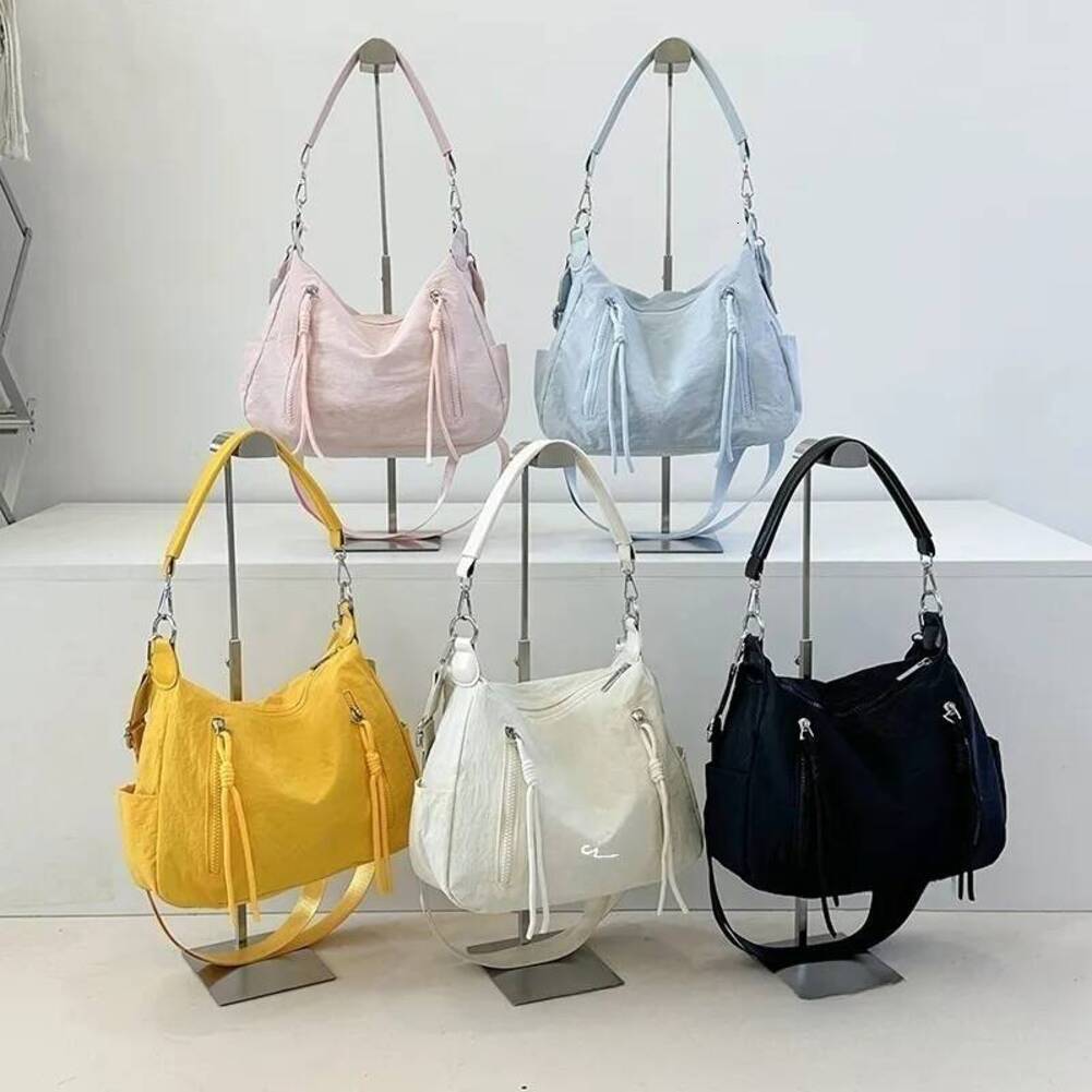 Sports sports backpack Bag Women's Simple And Lightweight Messenger New Cross Border Popular Wholesale Underarm Casual Women's Shoulder Ou