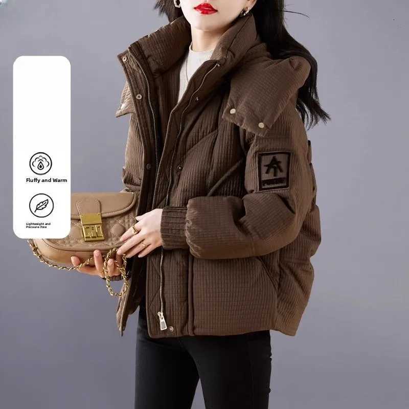 Women's Down Parkas Women's Short down Cotton Jacket Winter 2024 New Style Small Size High End Fashion Thick Warm Beautiful Reed Outerwear