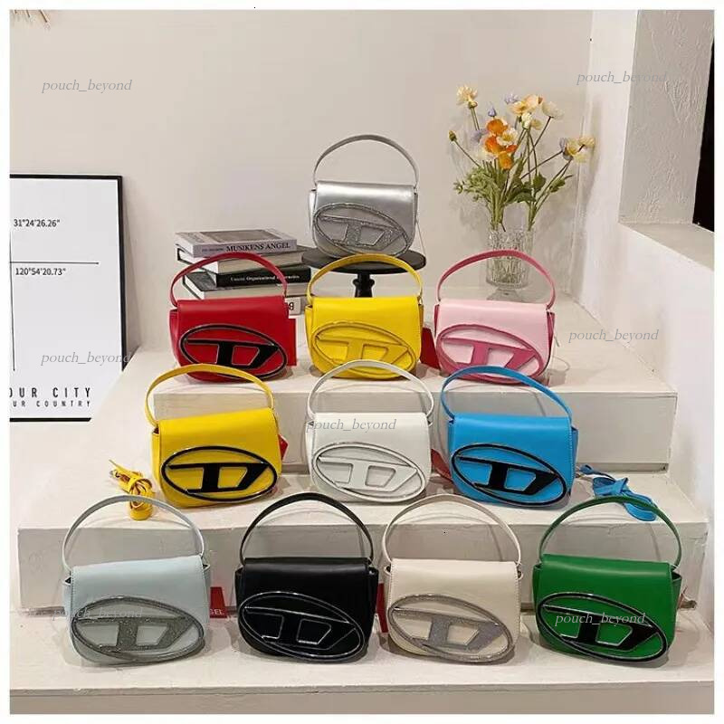 Dingdang Bag Designer Disealys bag Fashionable Niche Design Versatile Dingdang Bag Classic Small Square Shoulder Underarm 088