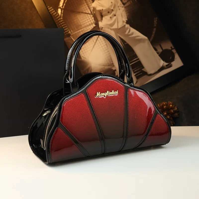Evening Bags Totes 2026 New Fashionable Bucket Bag Light Snake Pattern Messenger Bag Simple and Elegant Versatile Bag H261016