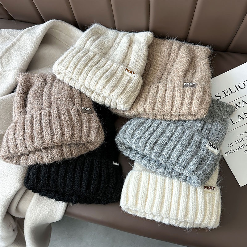 Catear knitted hat for women new autumn winter style plush warm cute Koreanstyle casual and versatile beanie