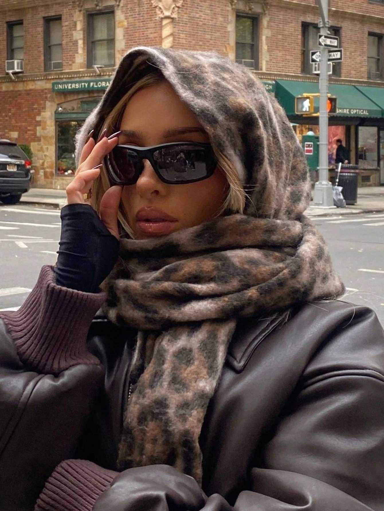1PC Fashion Leopard Print Warm Women's Dark Brown Scarf Shawl Thick Bohemian Autumn Winter Wraps Scarf Suitable for Daily Wear S2610179X9U