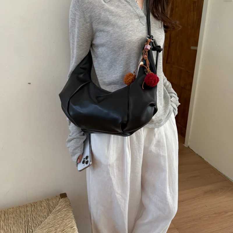 Shoulder Bags Women's Messenger Bag Large Capacity Dumpling Bag Women's New Fashion Versatile Splicing Messenger Bag Croissant Bag H261016
