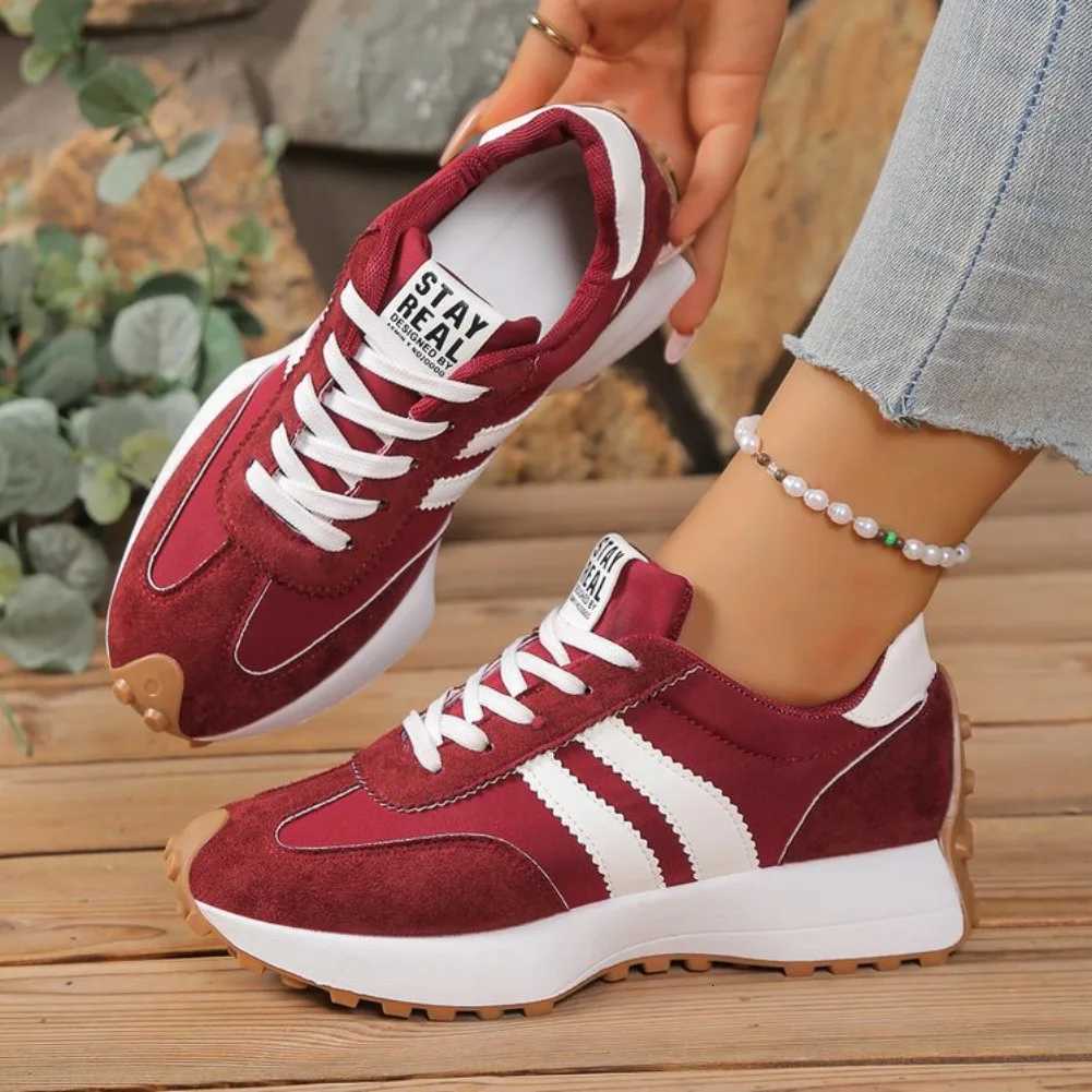 Casual Shoes New 2026 Women Chunky Sneakers Platform Casual Fashionable Sneakers Lightweight Soft Bottom Running Shoes Summer Mesh Sneakers H261016