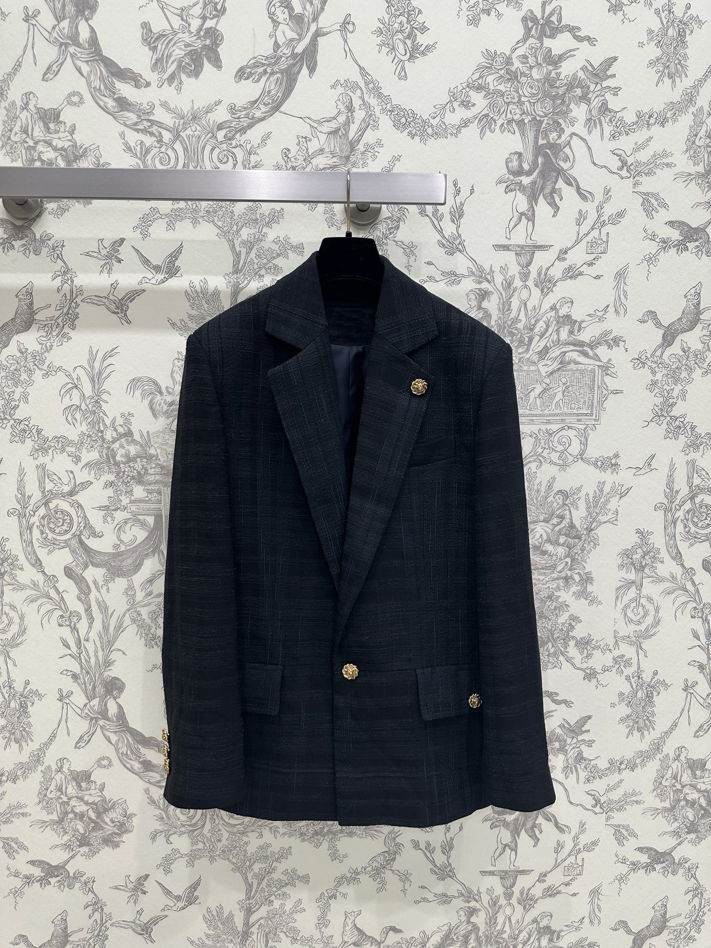 Designer 6 Winter New Collection: Women's Tweed-Style Blazer With Subtle Patterns, Featuring Retro Gold Buttons, Slim Fit, And A Casual Style b