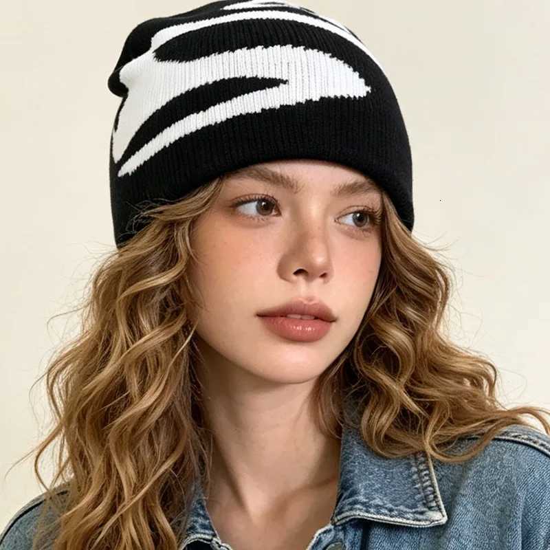 Beanie/Skull Caps Fashion American Jacquard Hip-hop Knitted Hats for Men Vintage Y2K Black White Beanies Cap Outdoor Windproof Skullies Beanies Q261