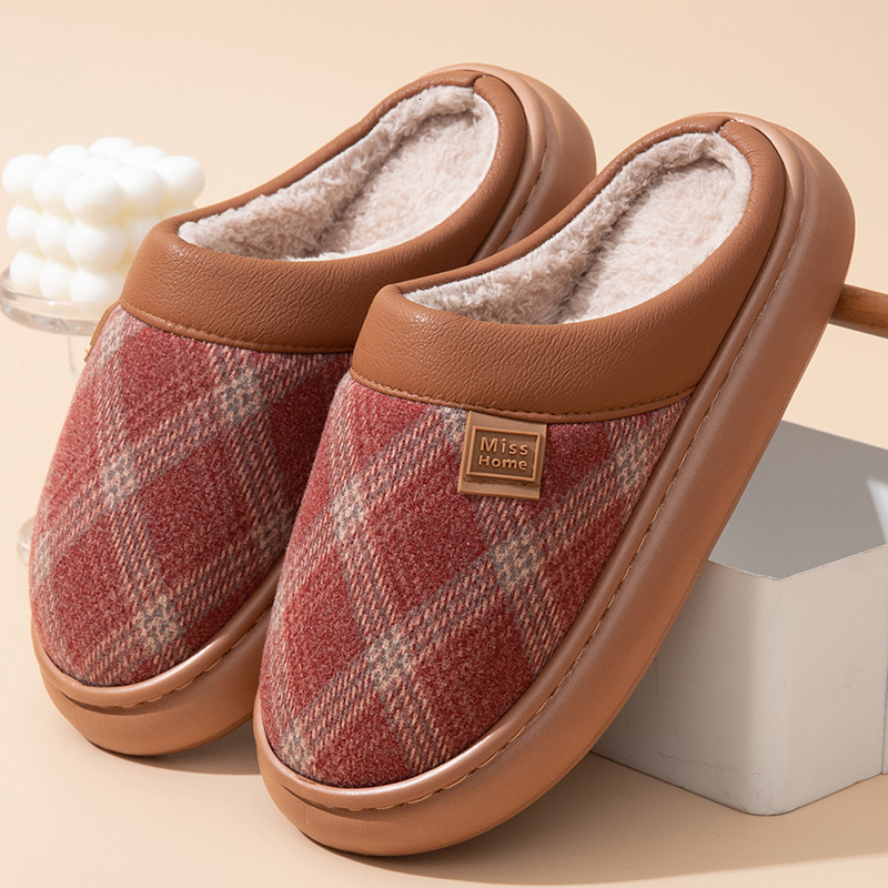 Cross-border cotton slippers women, warm comfortable indoor use autumn winter, non-slip, thick sole, odor-resistant design. Also available as a coup