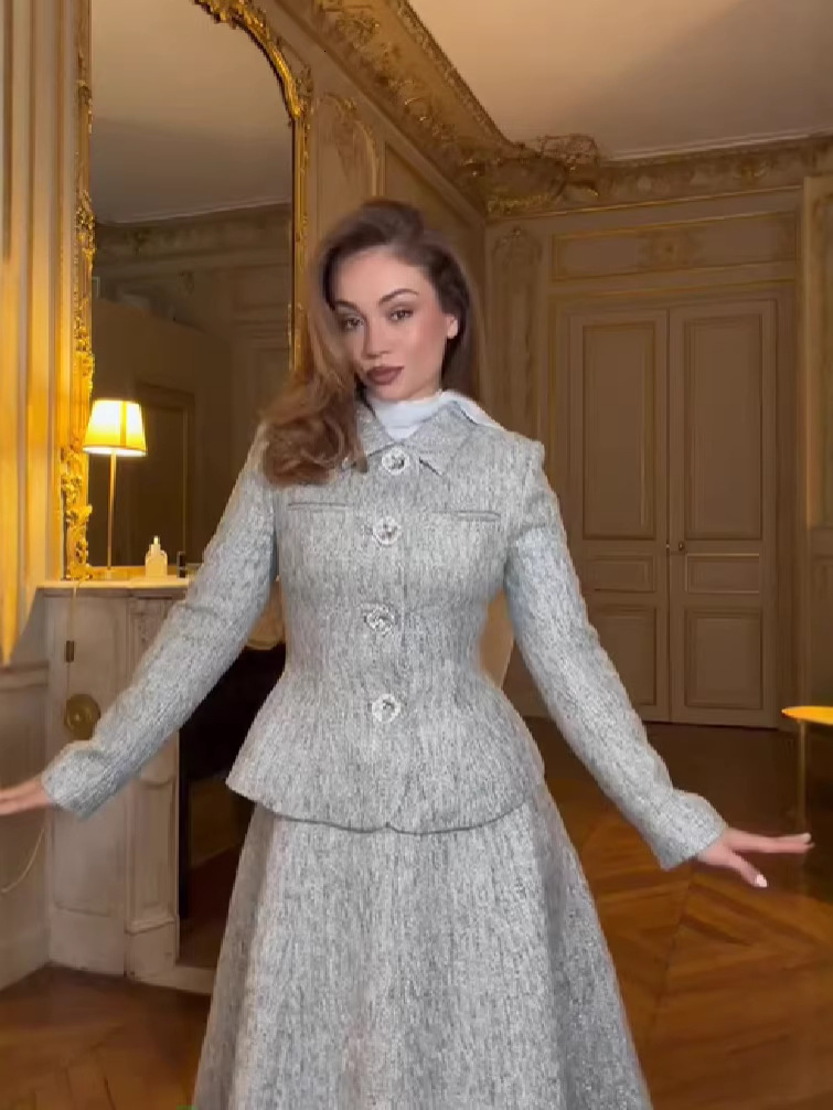 French Retro-Style Tweed Suit With Notched Collar, Fitted Waist, Single-Breasted Design, A Short Jacket And Skirt Set Women Makoufei