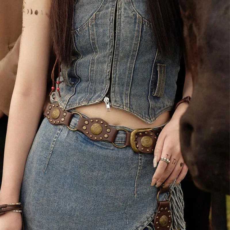 Western Cowboy Belt For Women New American Vintage Brown Rivet Belt Versatile High-Quality Punk Belt With Ins Style Jeans belt S2610176WQR