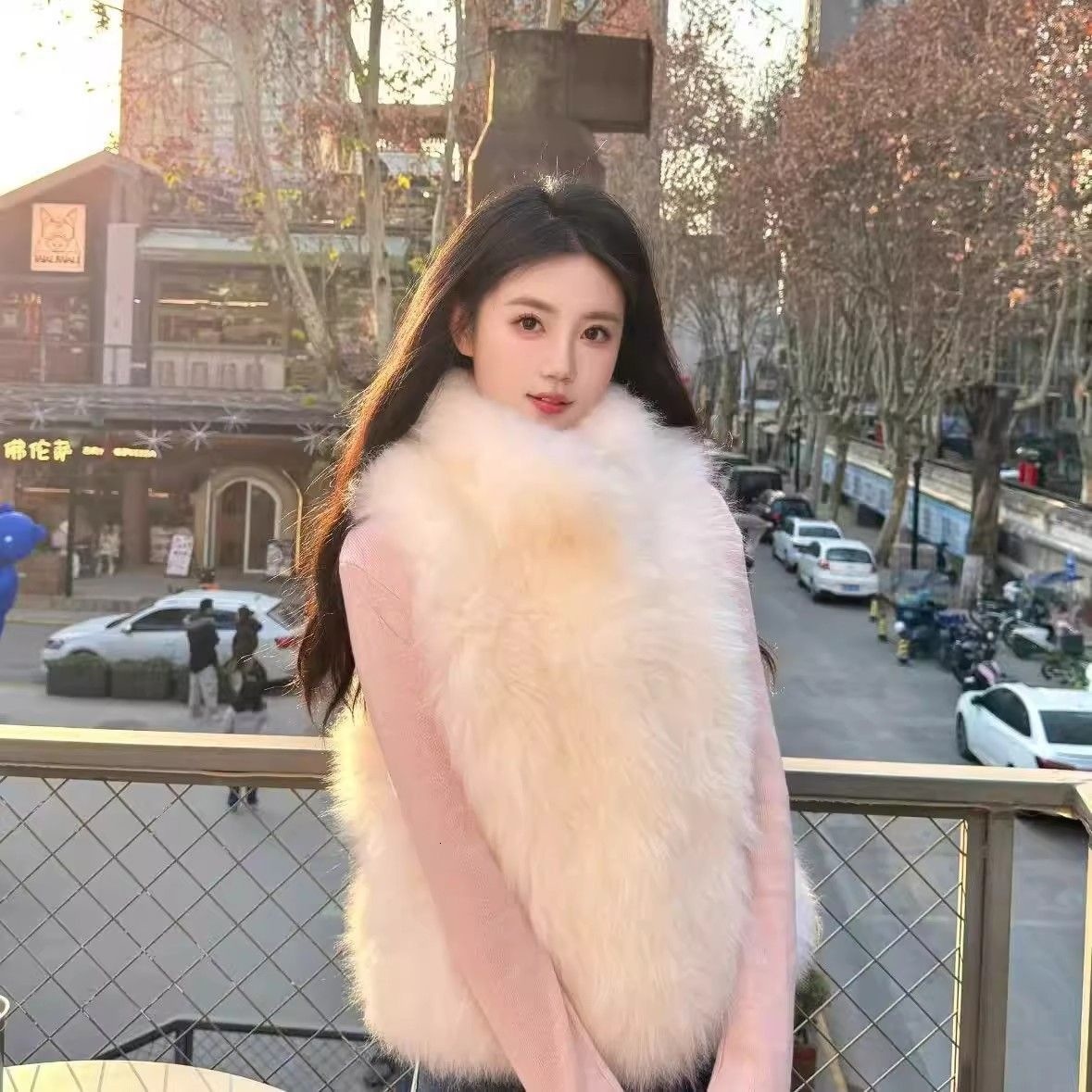 2026 New Style Short Fox Wool Eco-Friendly Faux Fur Vest Jacket, Fashionable And Elegant Top For Women Honglu The coat is tailored and stylish