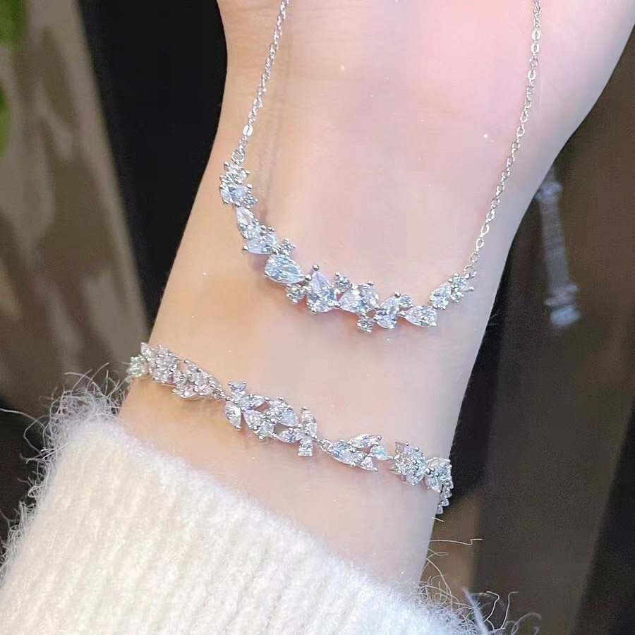 Wisteria Flower Zhao Yingzi Same Style Smile Necklace For Women Zircon Pendant Niche Design High-End Sense Light Luxury Clavicle Choker