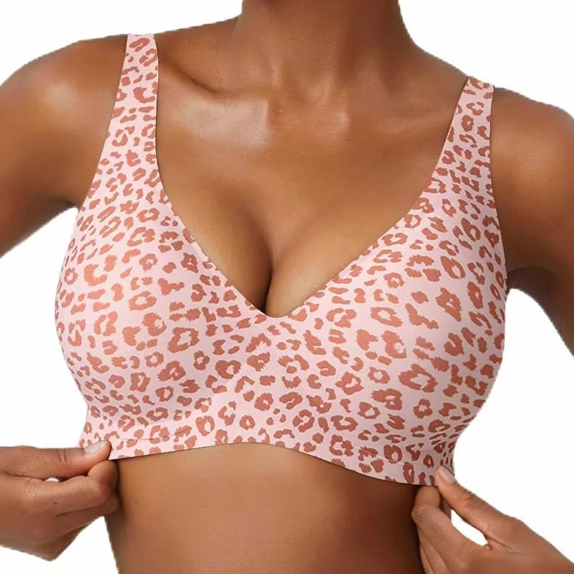 Women's Seamless Pink Leopard Print Wire-Free Full Cup Soft Thin Mold Support Jelly Beauty Breathable Deep V Push Up Bra dongdumaoyi
