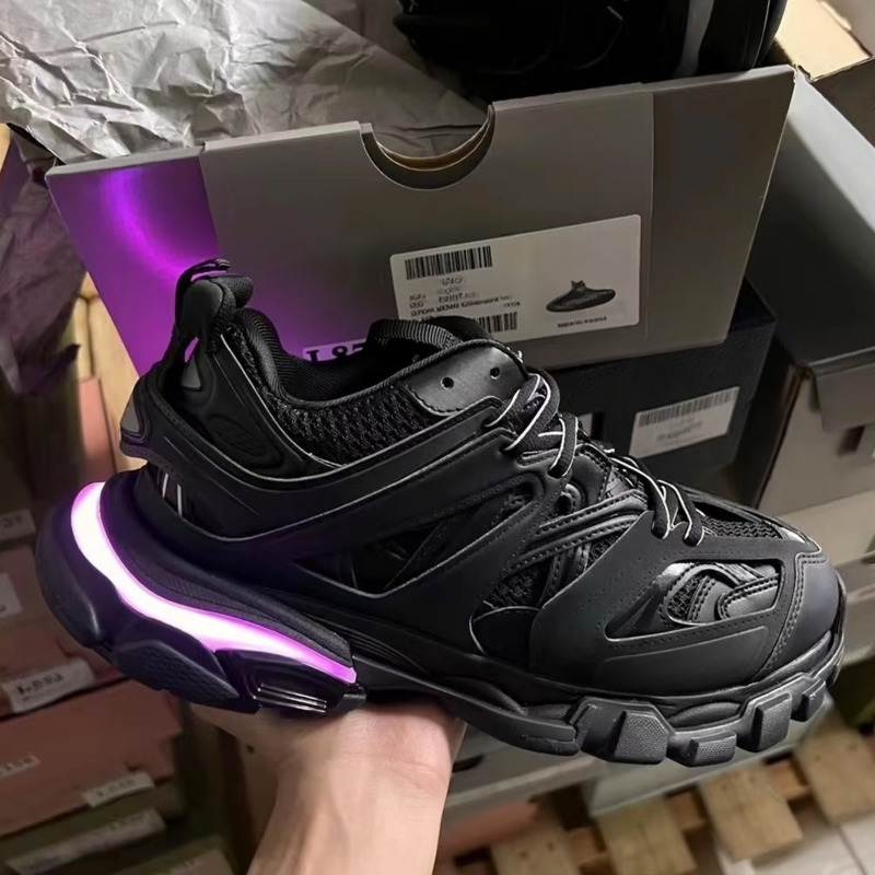 Womens Mens designer Casual Shoe Track LED Sneaker Light Grey Blue Gomma leather black pink Trainer Nylon Printed Platform for Men 3 30 Trainers Sho