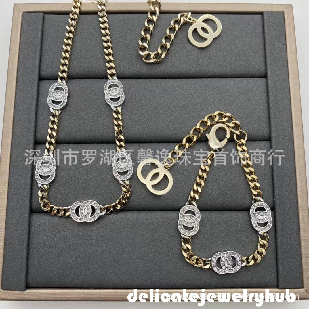 Designer Necklace Pearls cc Necklace Stylish C-Letter Chain Necklace Trendy Featuring Full Diamond Design Color-Blocking Accents Perfect Wear Channe