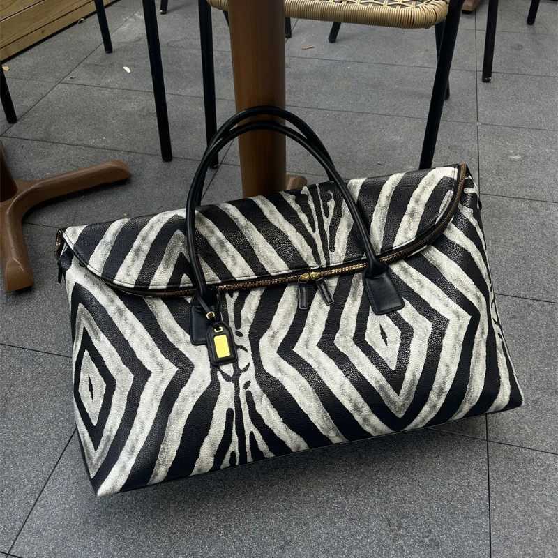Evening Bags Designer Handbag Women 2026 New Fashion Zebra Stripes Large Capacity Travel Bag High Quality Novelty Chic Shoulder Bag H261016