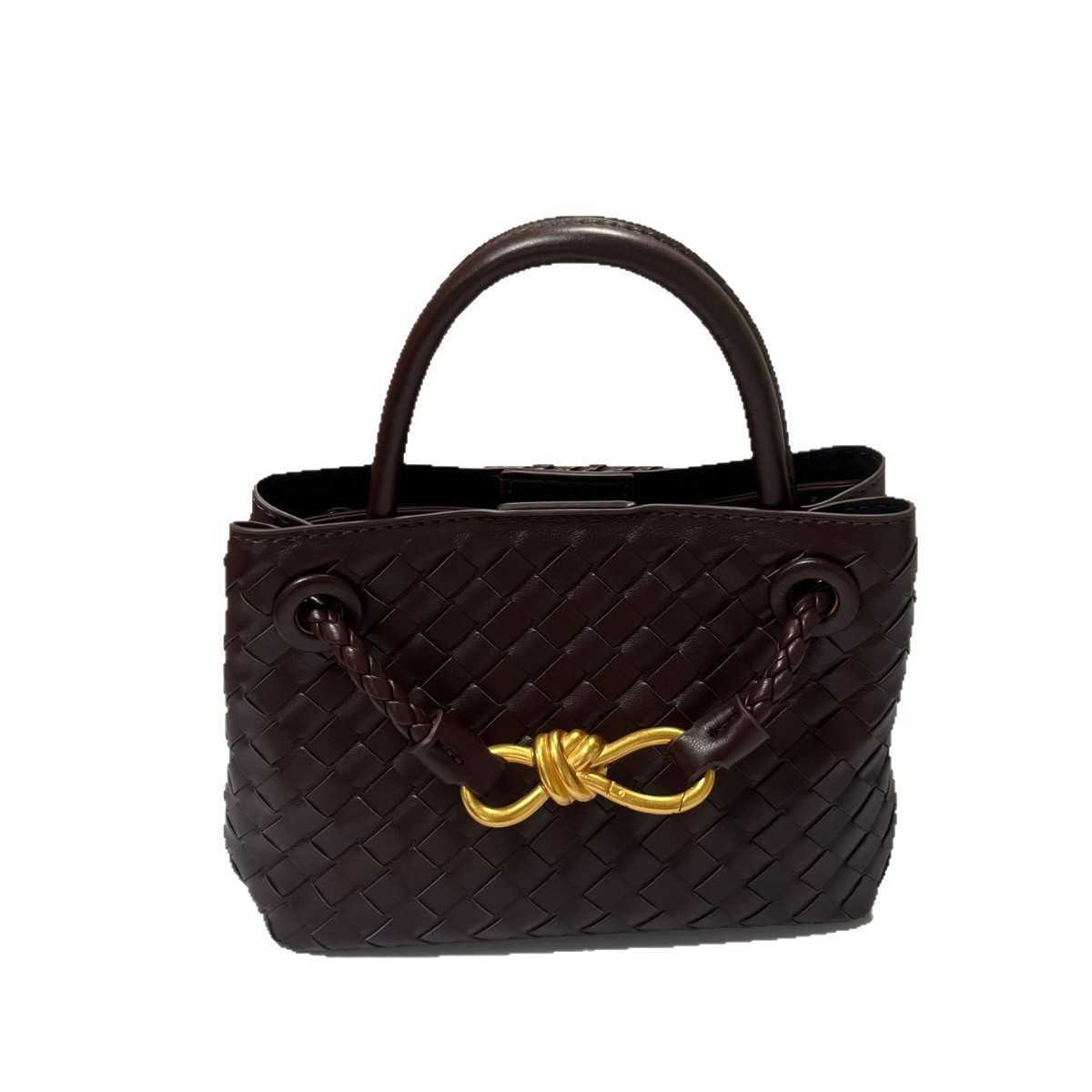 Refined Designer Style 2026 new Korean style leather handbag for summer with a design versatile for commuting and lightweight