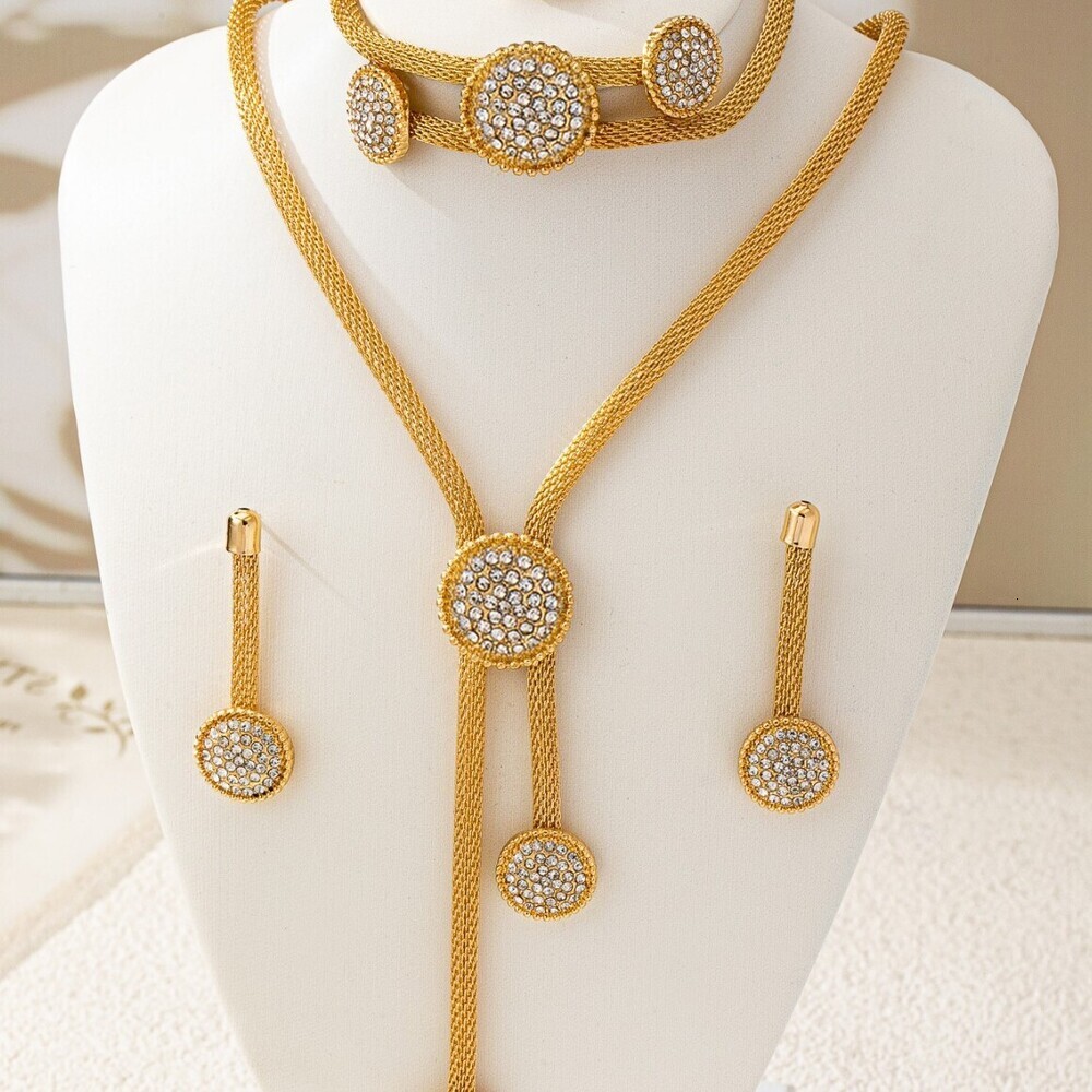 Luxury Designer Style Exquisite French Elite Jewelry Set Trendy Round Mesh Chain Handmade Inlaid Zircon Round Pendant Creative Charming Stylish