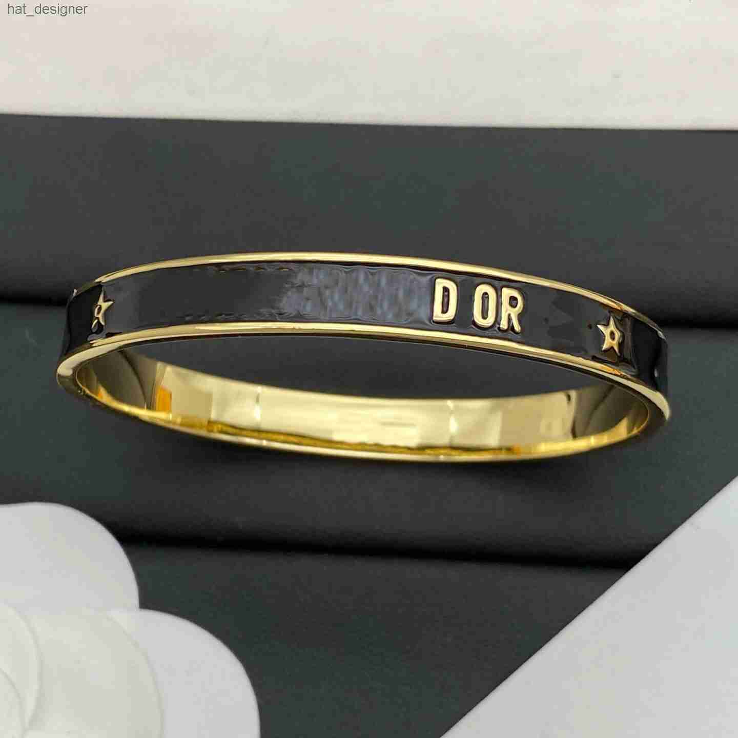 Luxury Black Enamel Letter Star Bangle Bracelets Brass Material 18K Gold Plated Fashion Women Daily Jewelry Gift