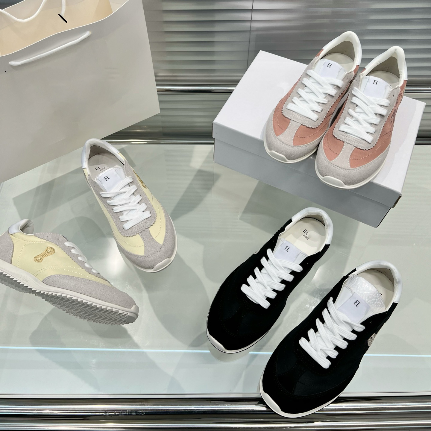 Designer Retro Suede Mesh Sneakers Womens Luxury Lace Casual Flat Sport Spring Autumn Fashion Everyday Dating Party Travel Classic Office Elegant Co