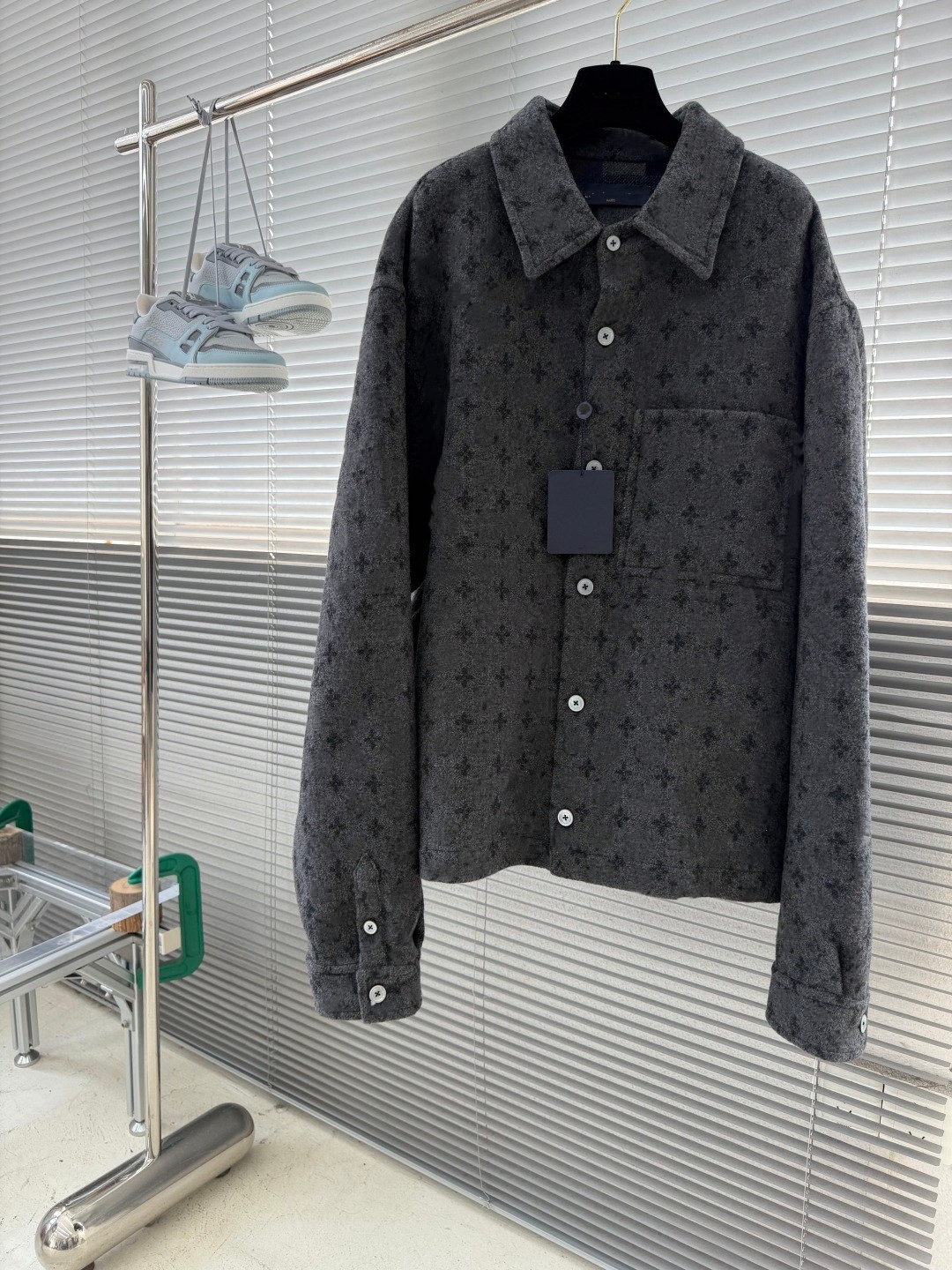 2026 Autumn Top Designer Designer Wool Shirt Jacket Men Women Vintage All Over Print Turn Down Collar Oversized Thick Warm Button Up Casual Outerwea