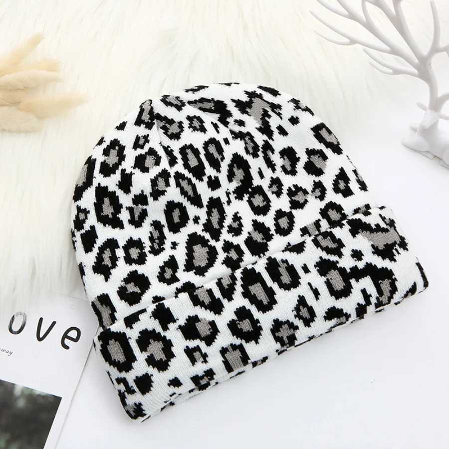 Beanie/Skull Caps Women Korean Retro Leopard Knitted Beanie Roll Cuff Ear Protection Thick Warm Fashion Hat Autumn Winter Daily HeadwearT261017
