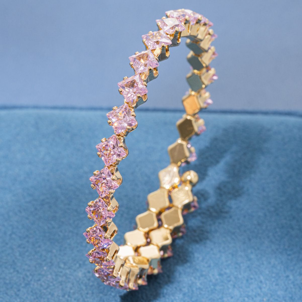 2024 New European And American Style Square Pink Bracelet For Women, Trendy Zircon Claw Chain Bracelet, Cute Style, Manufacturer Direct Supply