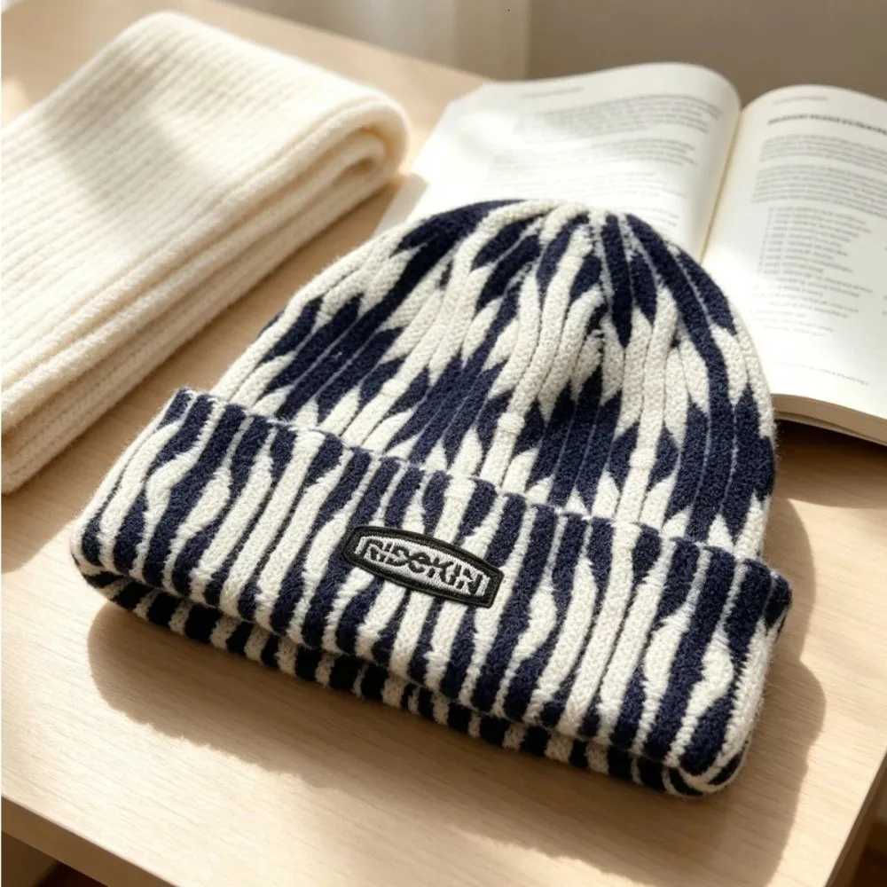 Beanie/Skull Caps New Two Tone Knit Beanie Knitted Tie Dye Style Winter Beanie Hip Hop Style Skull Cap Men and WomenT261017
